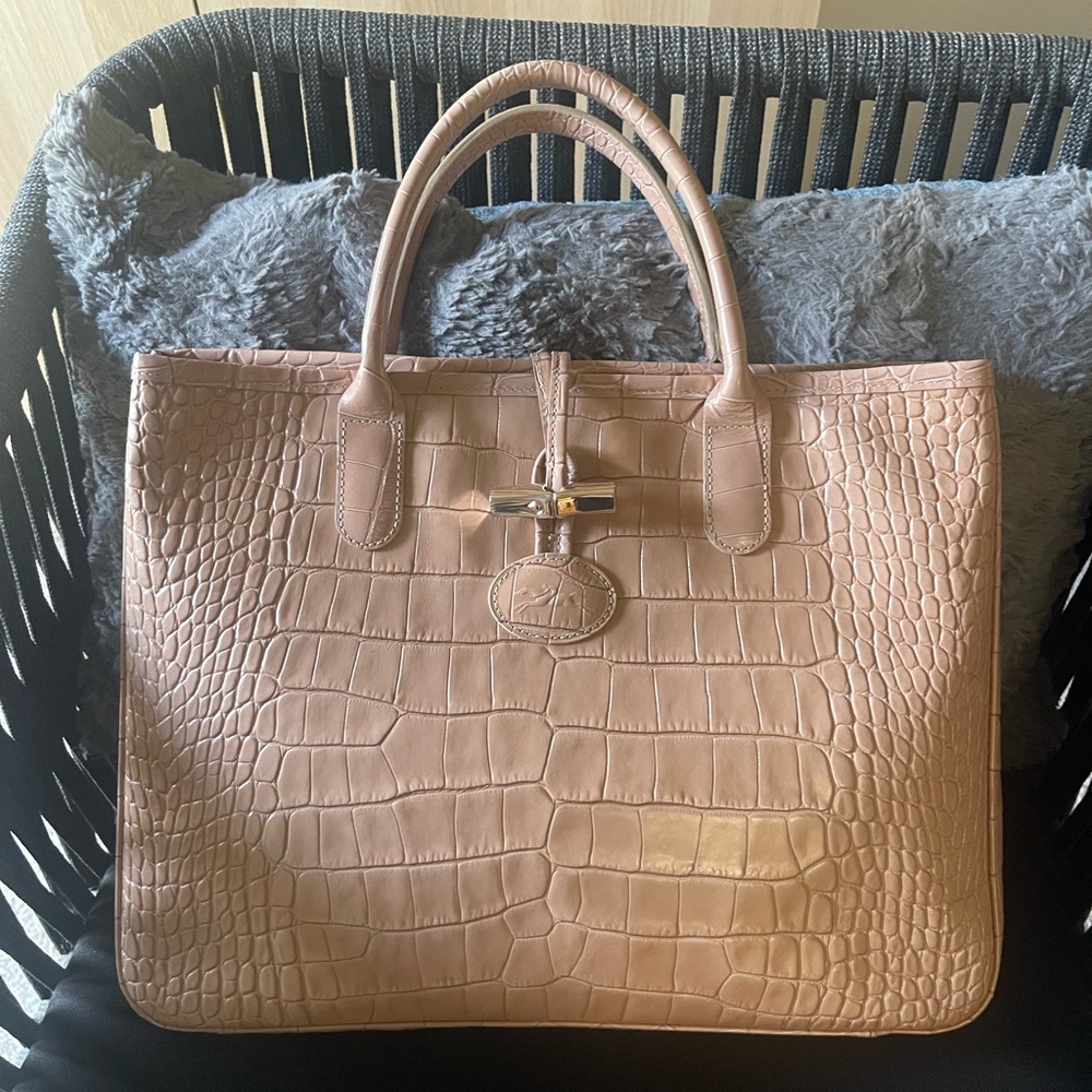 Longchamp Elegant Croc-Embossed Tote Bag in Blush